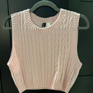 H&M cable knit cropped vest